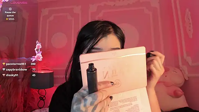 Kat_VonDe webcam