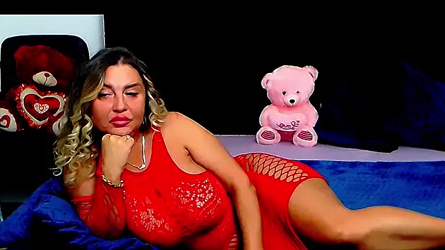 xplayfullblondexx live cam on StripChat