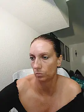 SexyJulia21 live cam on StripChat