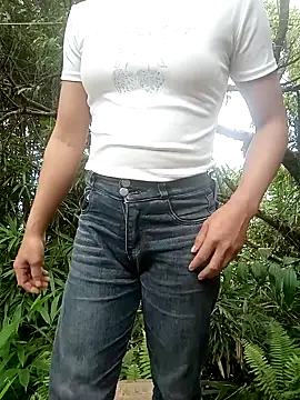 Ruaiuoi live cam on StripChat