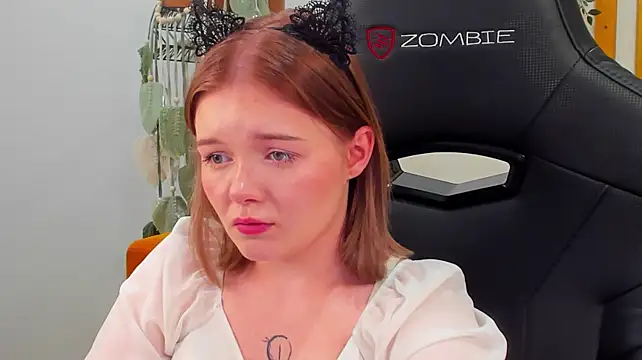 ElinaVale webcam