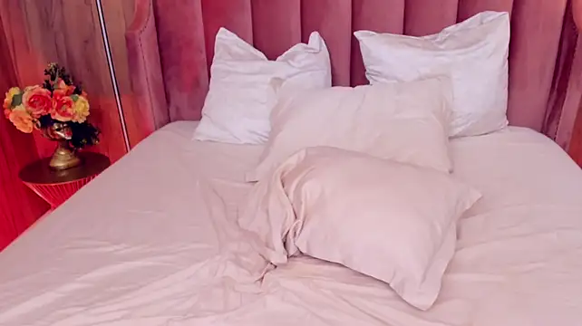 AdoraLynn webcam