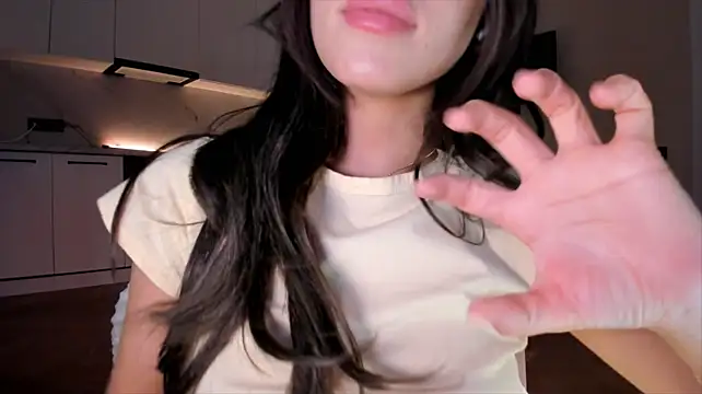 Webcam en directo de la tetona Ella_lee15
