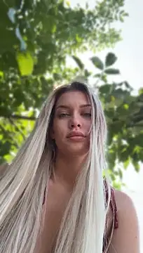 KikiWatson's live cam