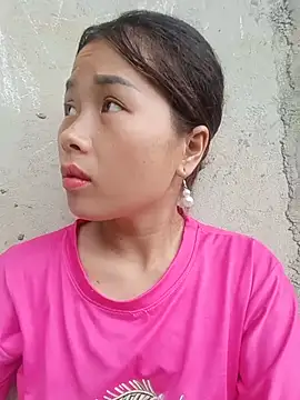 HeresThuy22 webcam