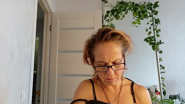 LioraWeiss's live cam
