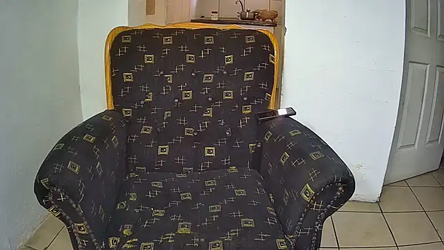 GoldenPussyXOXO webcam