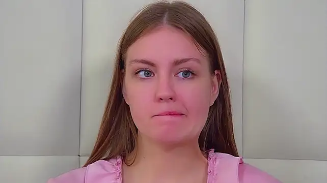 SofiaSarvains webcam