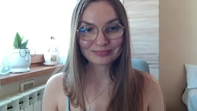 LooveELLYx webcam