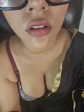 callmeshreya live cam