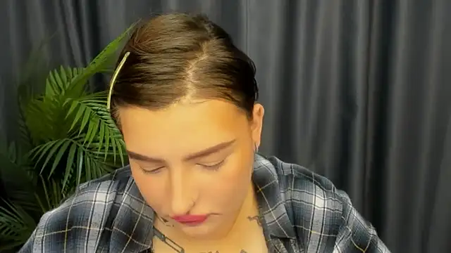 NikkiSummer webcam