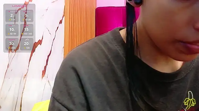 yourcuteneighbourr webcam