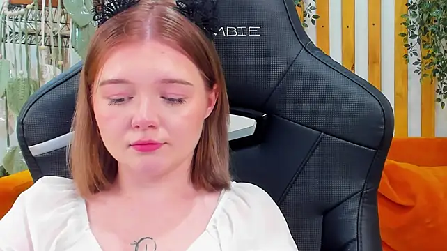 ElinaVale webcam