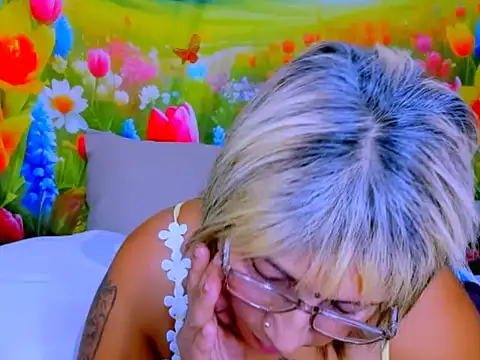 indianroxy webcam