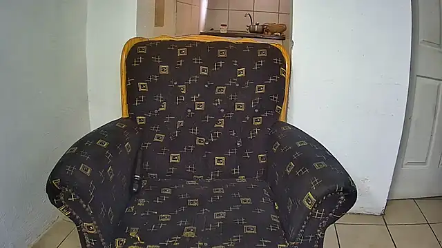 GoldenPussyXOXO webcam