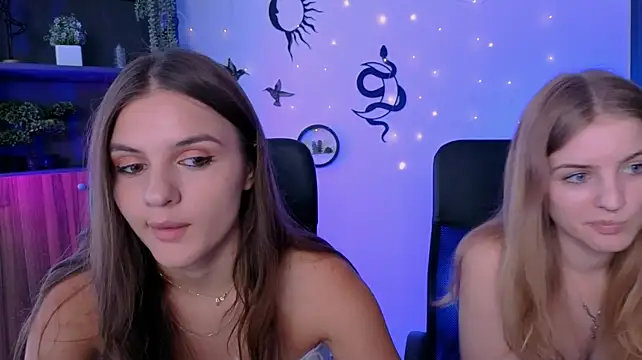 lisa_dark_ webcam