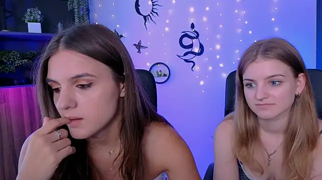 lisa_dark_ webcam