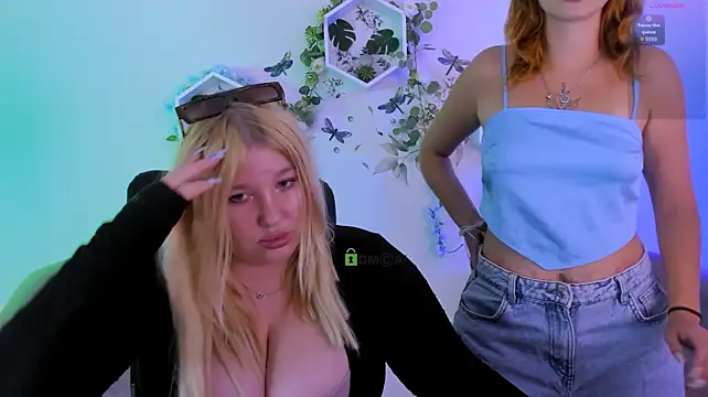 melody_sky_ webcam