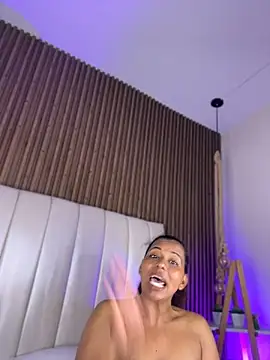 sandramilerr (F young) - Machine in pussy + control x5 min :