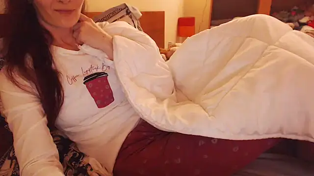 LovelyAndraGirl webcam