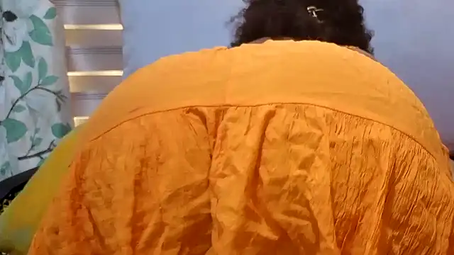Foxybrownxx1 webcam