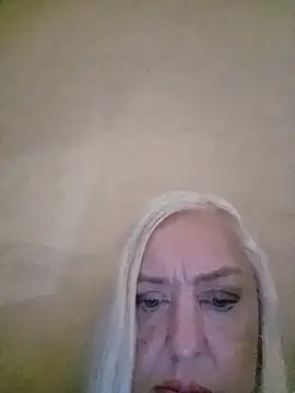 Julia20X live cam on StripChat