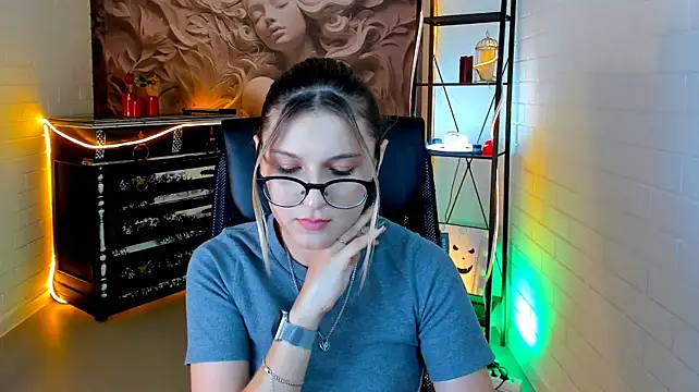 LeslieBloom webcam