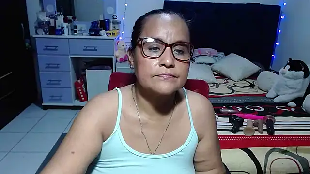 pervert_mommy_ live cam on StripChat