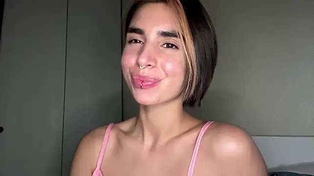 JessiaRuezga live cam on StripChat