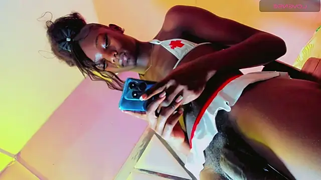 Hilary_tsx webcam
