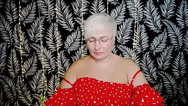 Olivia_playful webcam