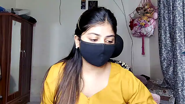 Hot-Shivangi
