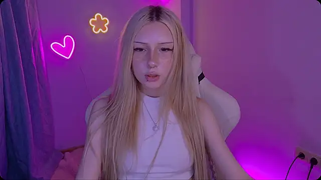 SashaQuin webcam