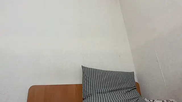 Hard__to__resist webcam