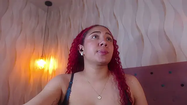 IsabelaLatina webcam