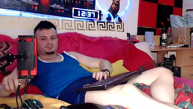 Hugec0ck007 webcam