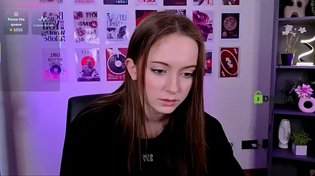 chloe_ley webcam