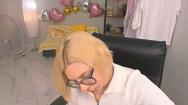 AndreaHirst webcam