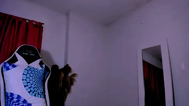 carolinemiller7 webcam