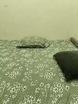 Cute_Kritika webcam