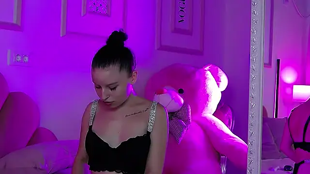 Bonnye_Bee webcam