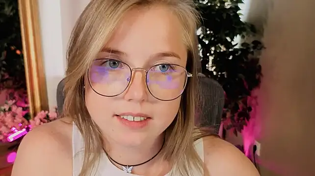 mary_ton webcam