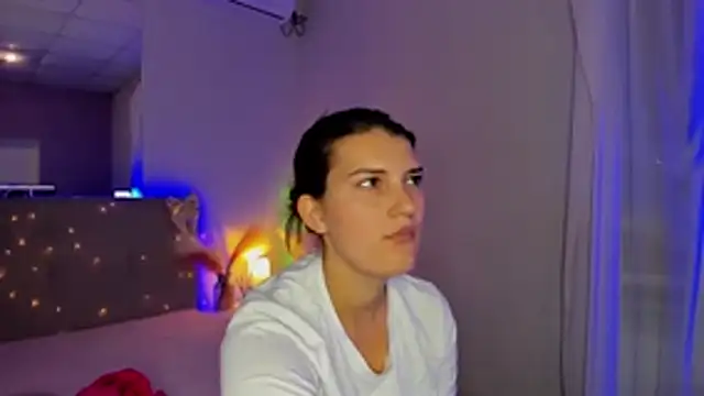 Laura_Leee webcam