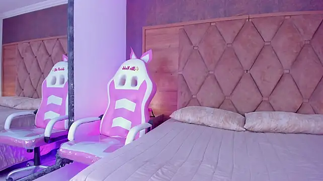 KendraDiorr_ webcam