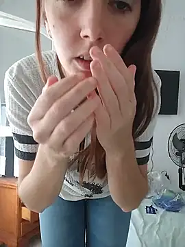 Honeygirl08 webcam