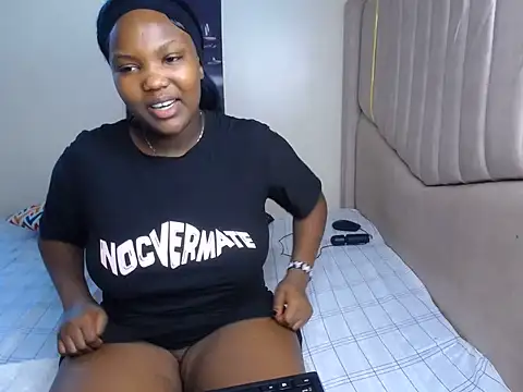KittyKissess03 webcam