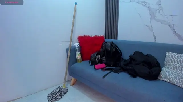 NiaConnors_ webcam
