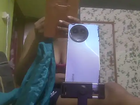 Pinkyjii webcam