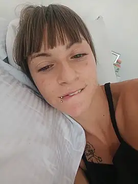 cristina02 (F young) - Flash culo