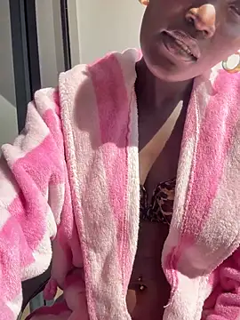 foxxxyfemale (Ask my age) - Orgasmic Fountain Squirtssss💦